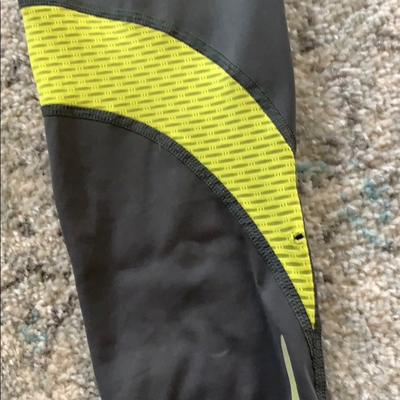 Under armor leggings - Picture 6 of 8